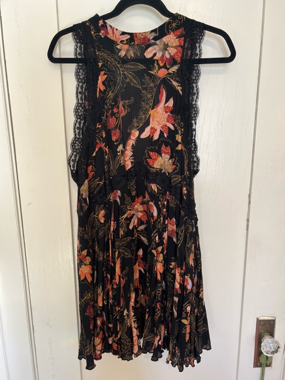 Free people high neck sleeveless babydoll dress with large floral print sz M